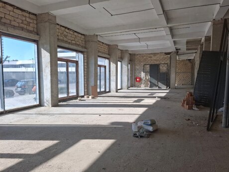 Obyekt - Ağ şəhər q. - 375 m²