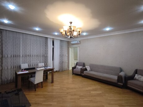 3 otaqlı yeni tikili - 28 May m. - 170 m²
