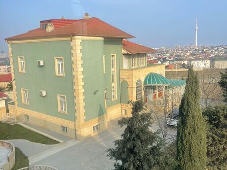 8 otaqlı həyət evi/bağ evi - Badamdar q. - 450 m²