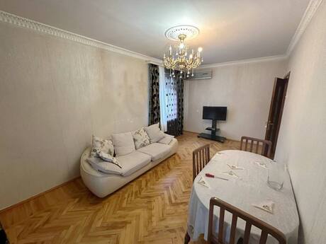 2 otaqlı köhnə tikili - Elmlər Akademiyası m. - 60 m²