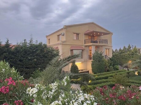 6 otaqlı həyət evi/bağ evi - Mərdəkan q. - 500 m²