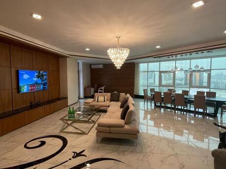 4 otaq · 245 m² · 9/16 mərtəbə, Sahil