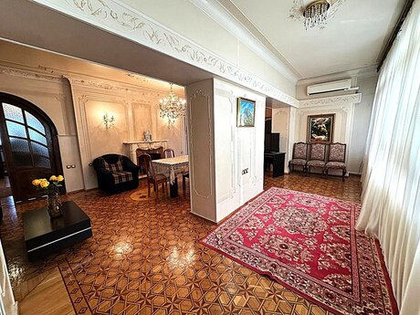 4 otaqlı köhnə tikili - Nəsimi r. - 160 m²