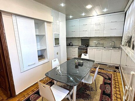 4 otaqlı köhnə tikili - Nəsimi r. - 160 m²