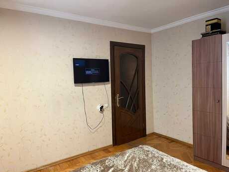 3 otaqlı köhnə tikili - İnşaatçılar m. - 60 m²
