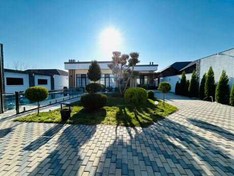 5 otaqlı həyət evi/bağ evi - Mərdəkan q. - 300 m²