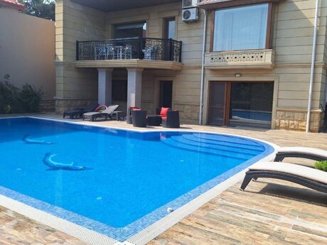 5 otaqlı həyət evi/bağ evi - Mərdəkan q. - 500 m²