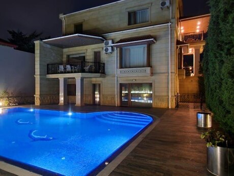 5 otaqlı həyət evi/bağ evi - Mərdəkan q. - 500 m²