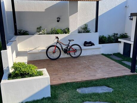 4 otaqlı həyət evi/bağ evi - Mərdəkan q. - 200 m²