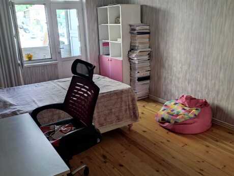 4 otaqlı köhnə tikili - İnşaatçılar m. - 111 m²