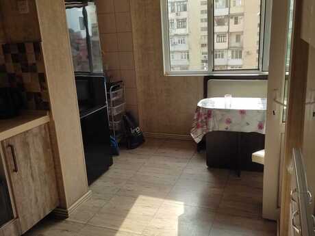 4 otaqlı köhnə tikili - İnşaatçılar m. - 111 m²