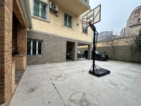 5 otaqlı həyət evi/bağ evi - Neftçilər m. - 300 m²