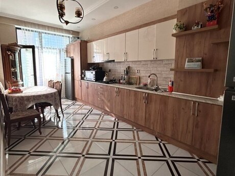 Elan №5815225 - Bakı, Səbail r., 3 otaqlı, 100 m², 7/17 mərtəbə