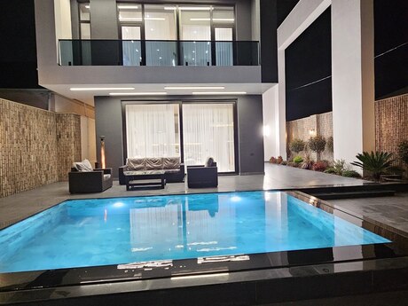 4 otaqlı həyət evi/bağ evi - Mərdəkan q. - 250 m²