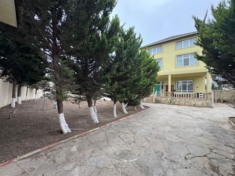 5 otaqlı həyət evi/bağ evi - Novxanı q. - 350 m²