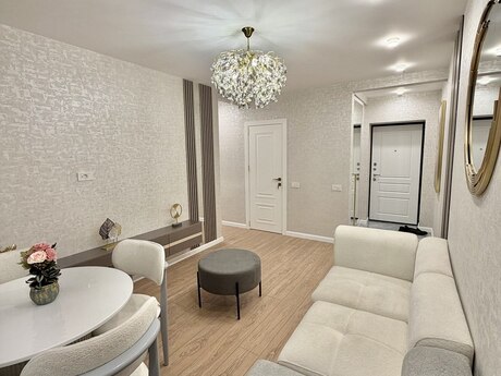 2 otaqlı köhnə tikili - Elmlər Akademiyası m. - 42 m²