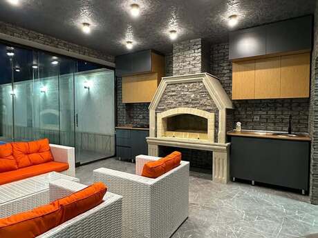 4 otaqlı həyət evi/bağ evi - Buzovna q. - 200 m²