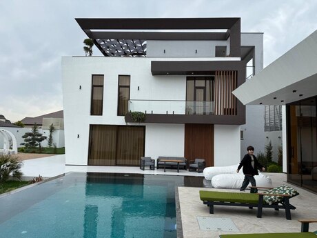 5 otaqlı həyət evi/bağ evi - Mərdəkan q. - 600 m²
