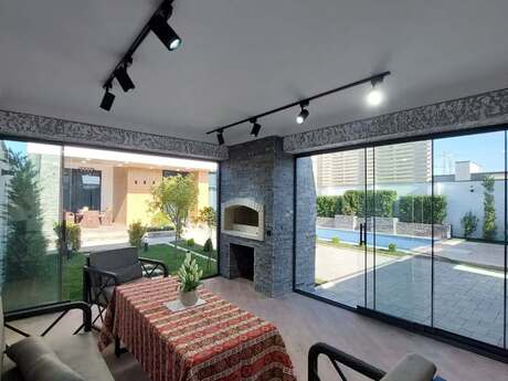 4 otaqlı həyət evi/bağ evi - Novxanı q. - 340 m²