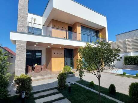 4 otaqlı həyət evi/bağ evi - Novxanı q. - 340 m²