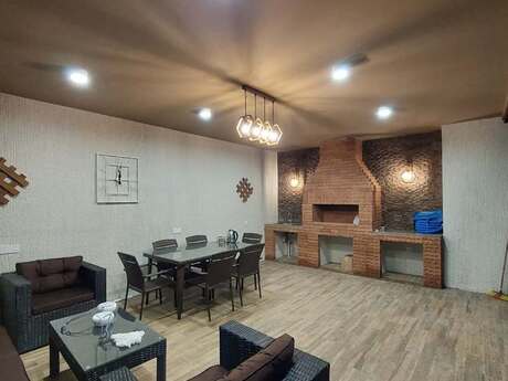 4 otaqlı həyət evi/bağ evi - Mərdəkan q. - 240 m²