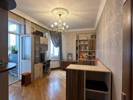 3 otaqlı yeni tikili - Elmlər Akademiyası m. - 124 m²