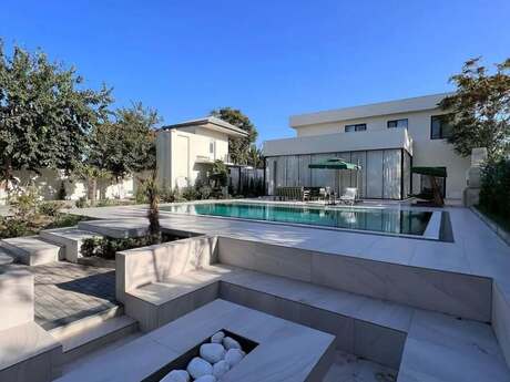 4 otaqlı həyət evi/bağ evi - Mərdəkan q. - 300 m²