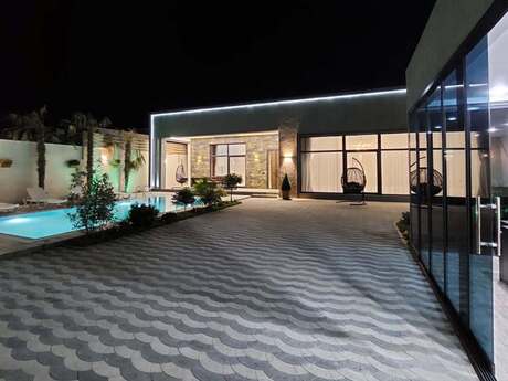 4 otaqlı həyət evi/bağ evi - Şağan q. - 240 m²