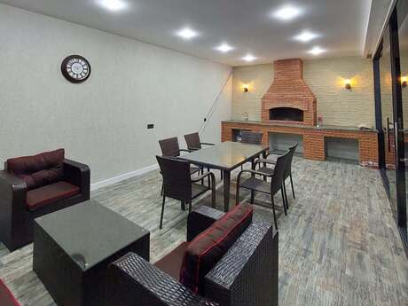 4 otaqlı həyət evi/bağ evi - Şağan q. - 240 m²