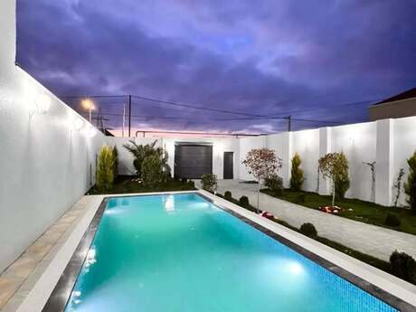 4 otaqlı həyət evi/bağ evi - Mərdəkan q. - 300 m²