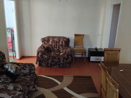 2 otaqlı köhnə tikili - Neftçilər m. - 45 m²