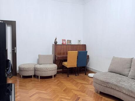 3 otaqlı köhnə tikili - Elmlər Akademiyası m. - 85 m²
