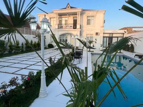 5 otaqlı həyət evi/bağ evi - Buzovna q. - 400 m²