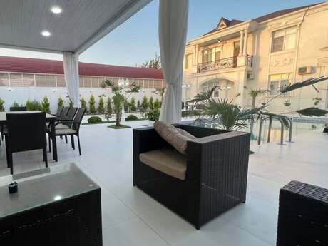 5 otaqlı həyət evi/bağ evi - Buzovna q. - 400 m²