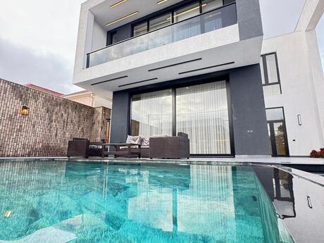5 otaqlı həyət evi/bağ evi - Mərdəkan q. - 250 m²