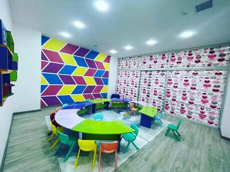 Obyekt - Ağ şəhər q. - 290 m²
