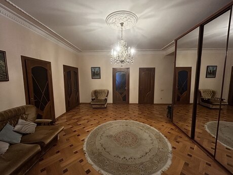 4 otaqlı mənzil, 162 m², Nizami, 550 000 AZN