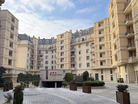 4 otaqlı yeni tikili - Ağ şəhər q. - 213 m²