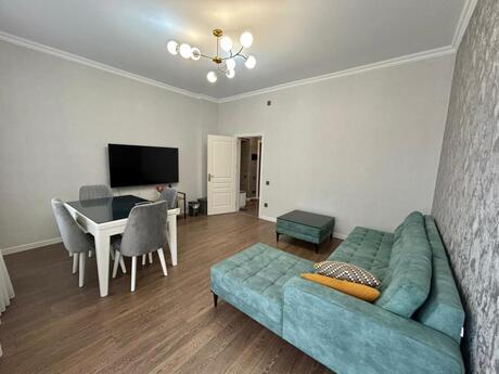 Elan №5817984 - Bakı, Sahil m., 2 otaqlı, 60 m², 3/5 mərtəbə