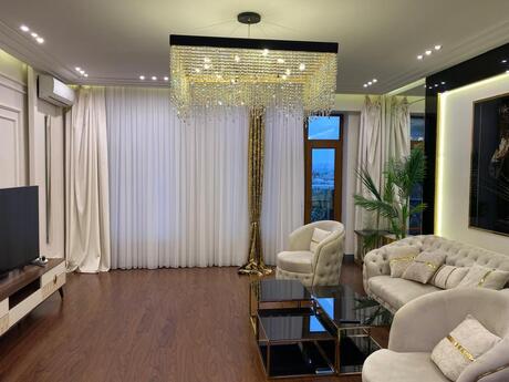 Elan №5818619 - Bakı, 28 May m., 3 otaqlı, 180 m², 11/18 mərtəbə