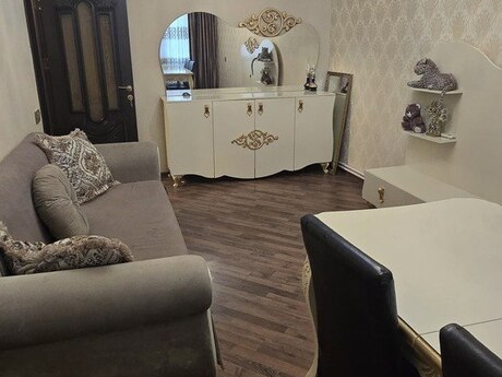 Elan №5818876 - Bakı, Həzi Aslanov m., 4 otaqlı, 100 m², 3/5 mərtəbə