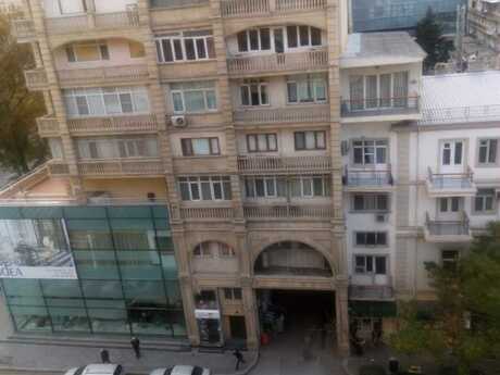 3-комн. вторичка - м. 28 мая - 100 м²