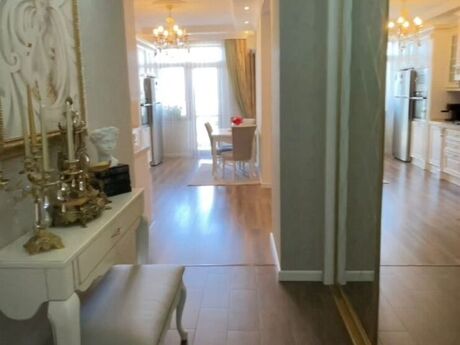 Elan №5819417 - Bakı, Gənclik m., 2 otaqlı, 70 m², 19/21 mərtəbə