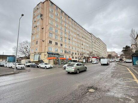 1 otaqlı köhnə tikili - İnşaatçılar m. - 45 m²