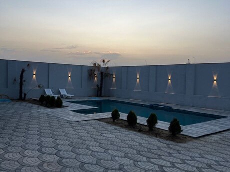 5 otaqlı həyət evi/bağ evi - Mərdəkan q. - 350 m²