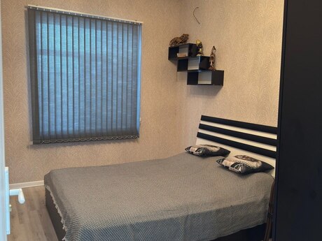 3 otaqlı həyət evi/bağ evi - Mərdəkan q. - 200 m²