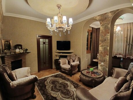 4 otaqlı köhnə tikili - İçəri Şəhər m. - 102 m²