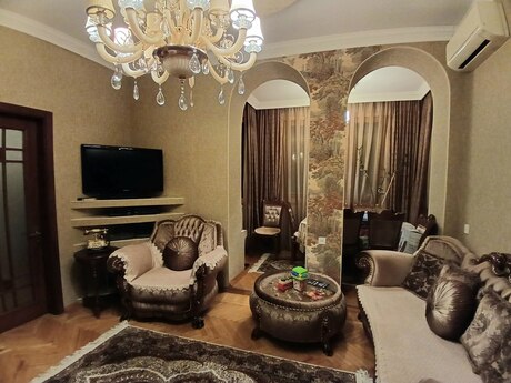 İçəri Şəhərdə 4 otaqlı köhnə tikili mənzil satılır, 102 m², 500 000 AZN, şəkil 4 / 12