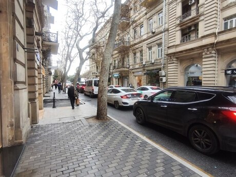 2 otaqlı köhnə tikili - Sahil m. - 54 m²