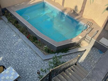 6 otaqlı həyət evi/bağ evi - Mərdəkan q. - 450 m²